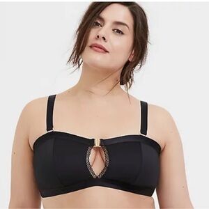 Torrid curve size 2 or 2X Elegant Black Keyhole Bra stretchy straps lace front